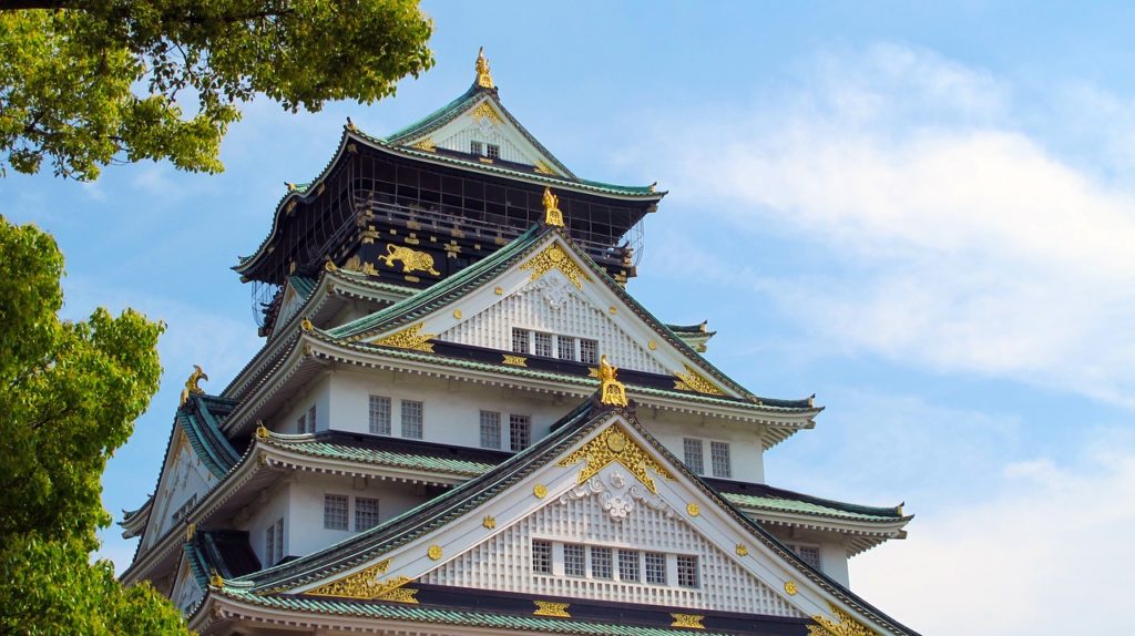 Si viajas a Japón, un lugar imprescindible para visitar es el Castillo de Osaka.
